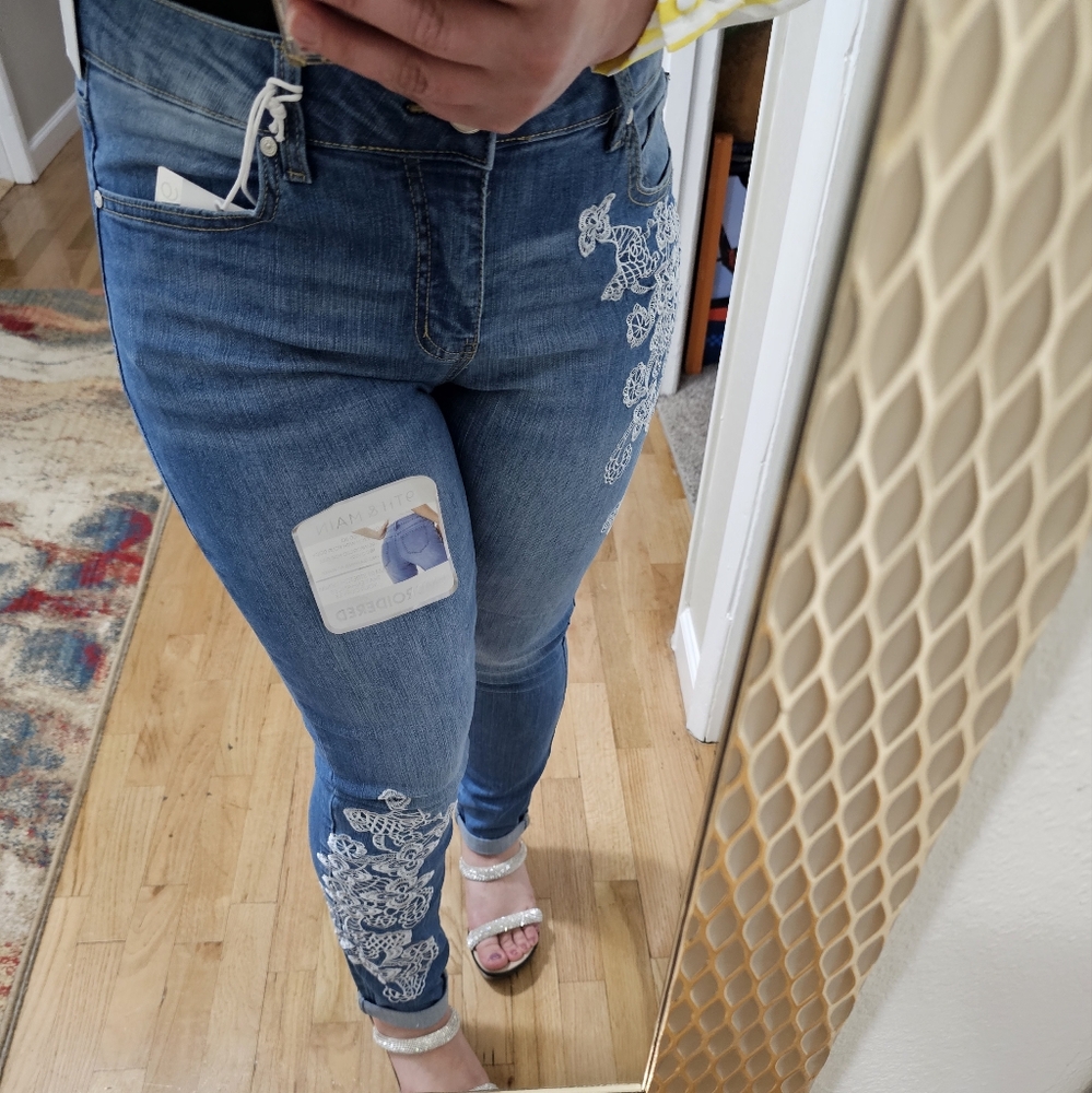 Women's Blue Embroidered Jeans